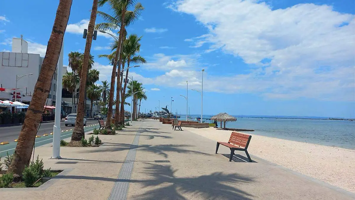 Malecon la paz sin gente 1